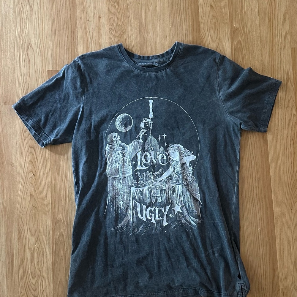 I Love Ugly Graphic T-Shirt